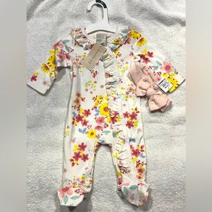 NWT.2 piece set/Floral Footies & Headband/Brand:First Impressions/Size:0-3months